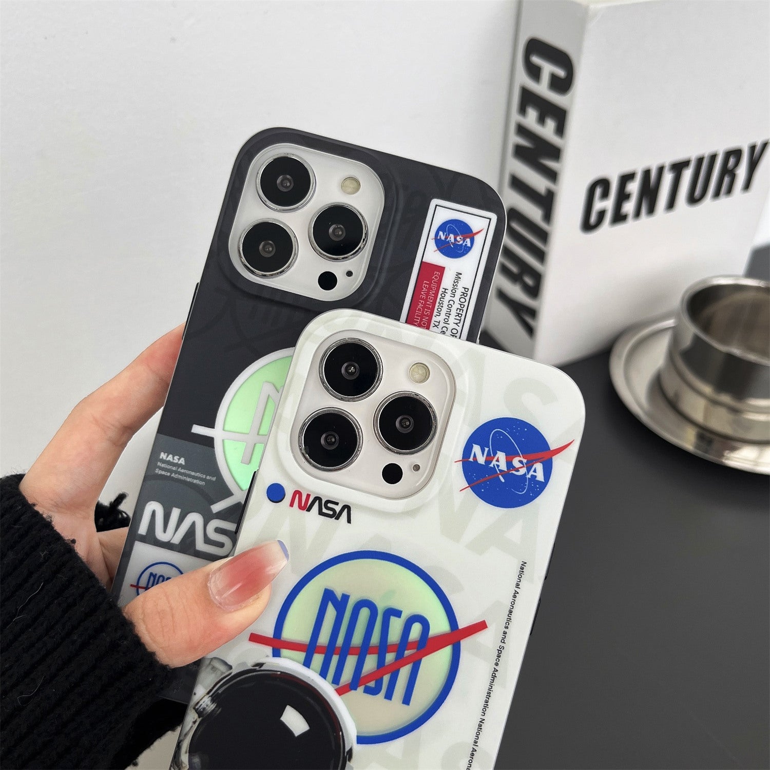 Uniqkart for iPhone 13 Pro PC+TPU Cover Astronaut Pattern Printing Phone Case Compatible with MagSafe - White Uniqkart for iPhone 13 Pro PC+TPU Cover Astronaut Pattern Printing Phone Case Compatible with MagSafe - White